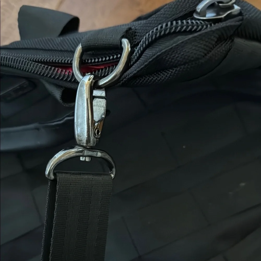 Mobil It Black Laptop Bag Padded, Seatbelt loops Durable Fabric Like New…